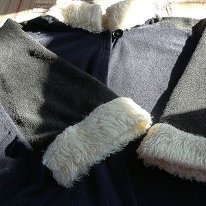 Avenue Women's Fleece Cape